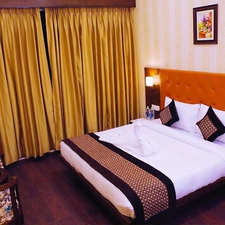 Hotel Citi Inn Grande Zirakpur Bagian luar foto