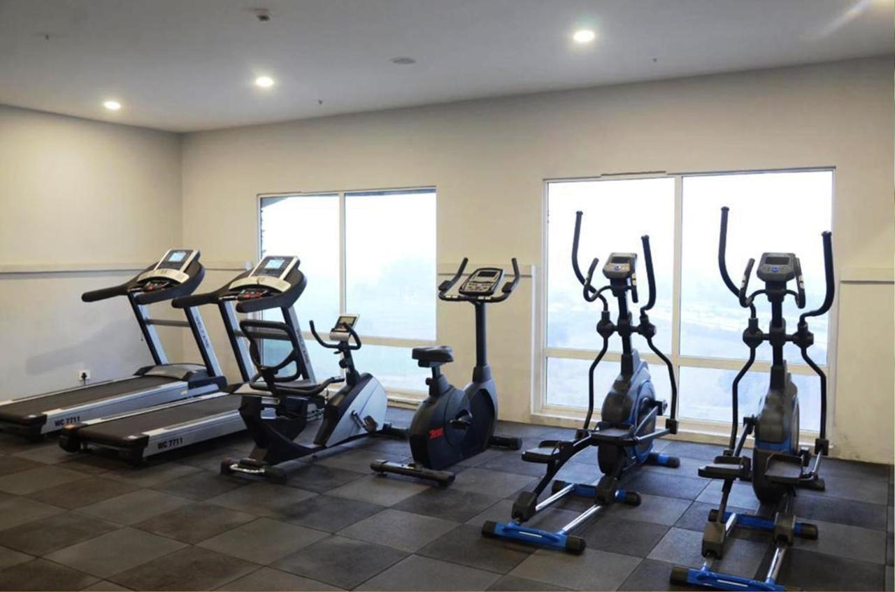 Hotel Citi Inn Grande Zirakpur Bagian luar foto