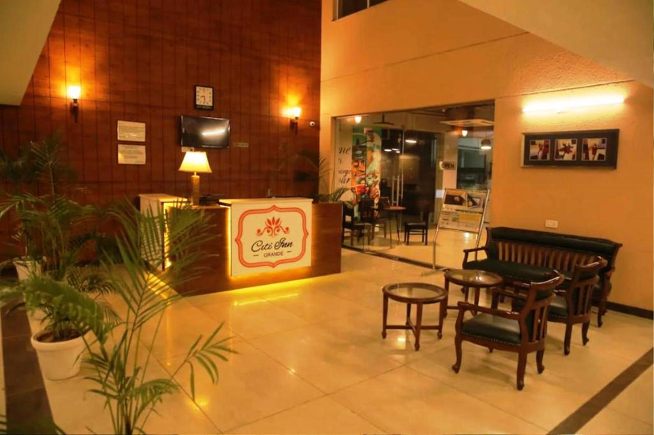 Hotel Citi Inn Grande Zirakpur Bagian luar foto