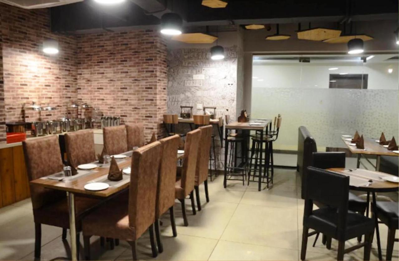 Hotel Citi Inn Grande Zirakpur Bagian luar foto