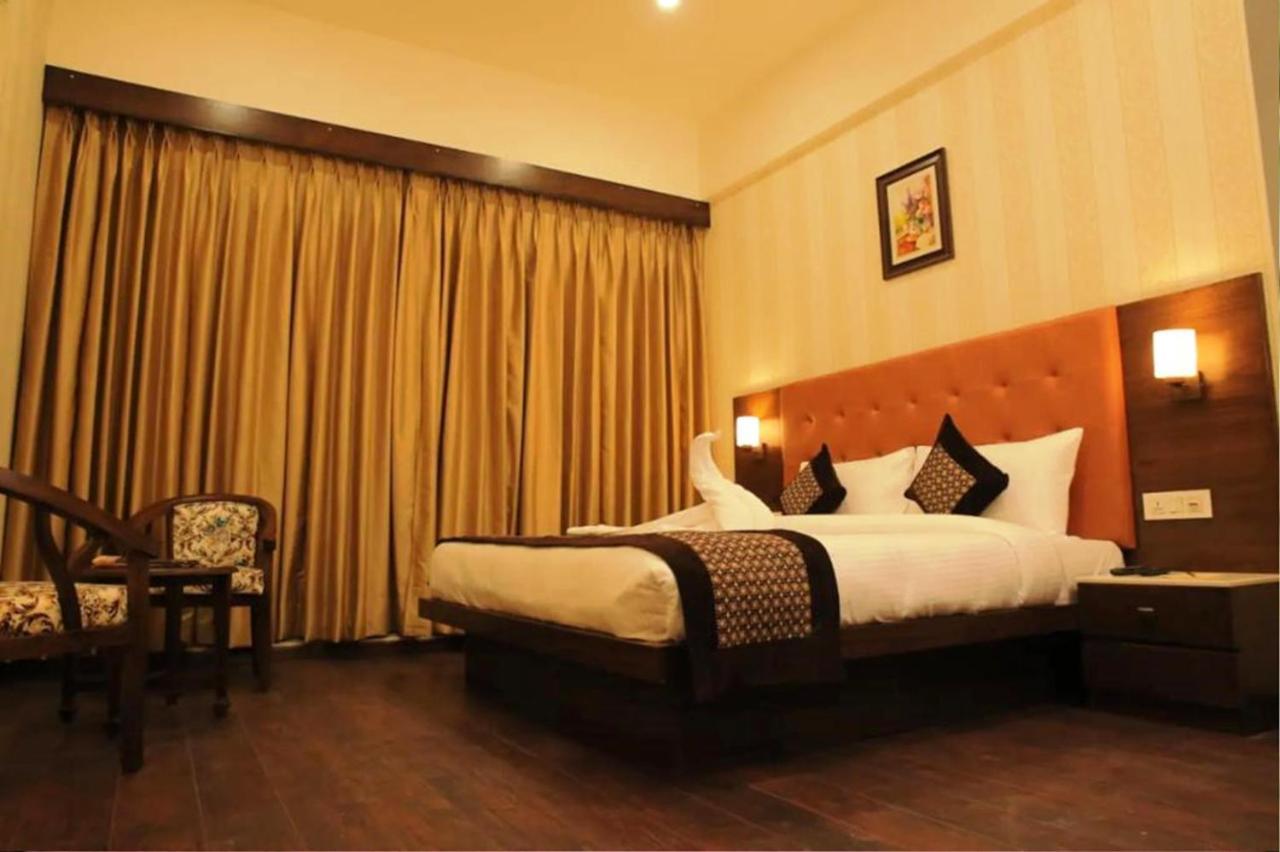 Hotel Citi Inn Grande Zirakpur Bagian luar foto