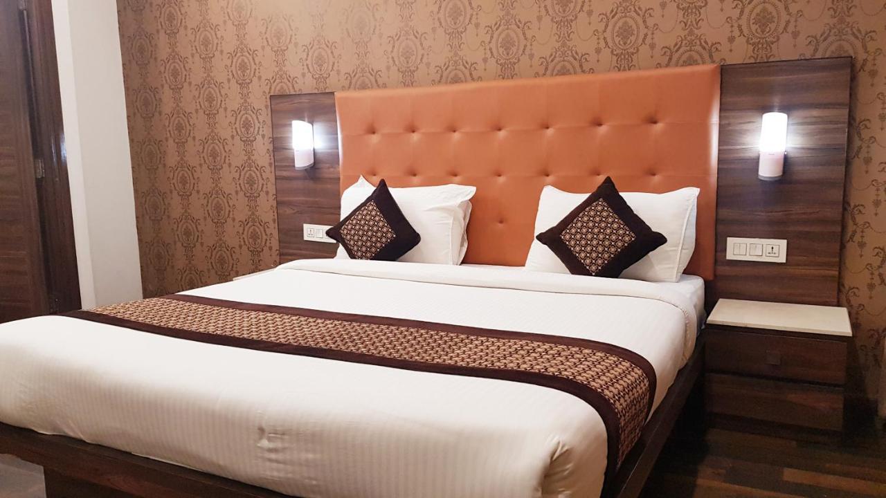 Hotel Citi Inn Grande Zirakpur Bagian luar foto
