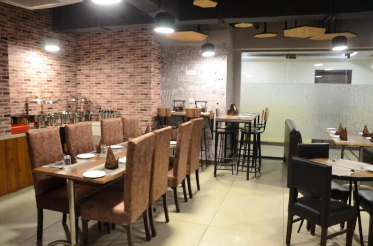 Hotel Citi Inn Grande Zirakpur Bagian luar foto